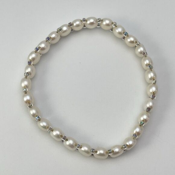 White Freshwater Button Pearl Beaded Stretch Bracelet Minimalist Elegant 6.5" - Picture 3 of 6